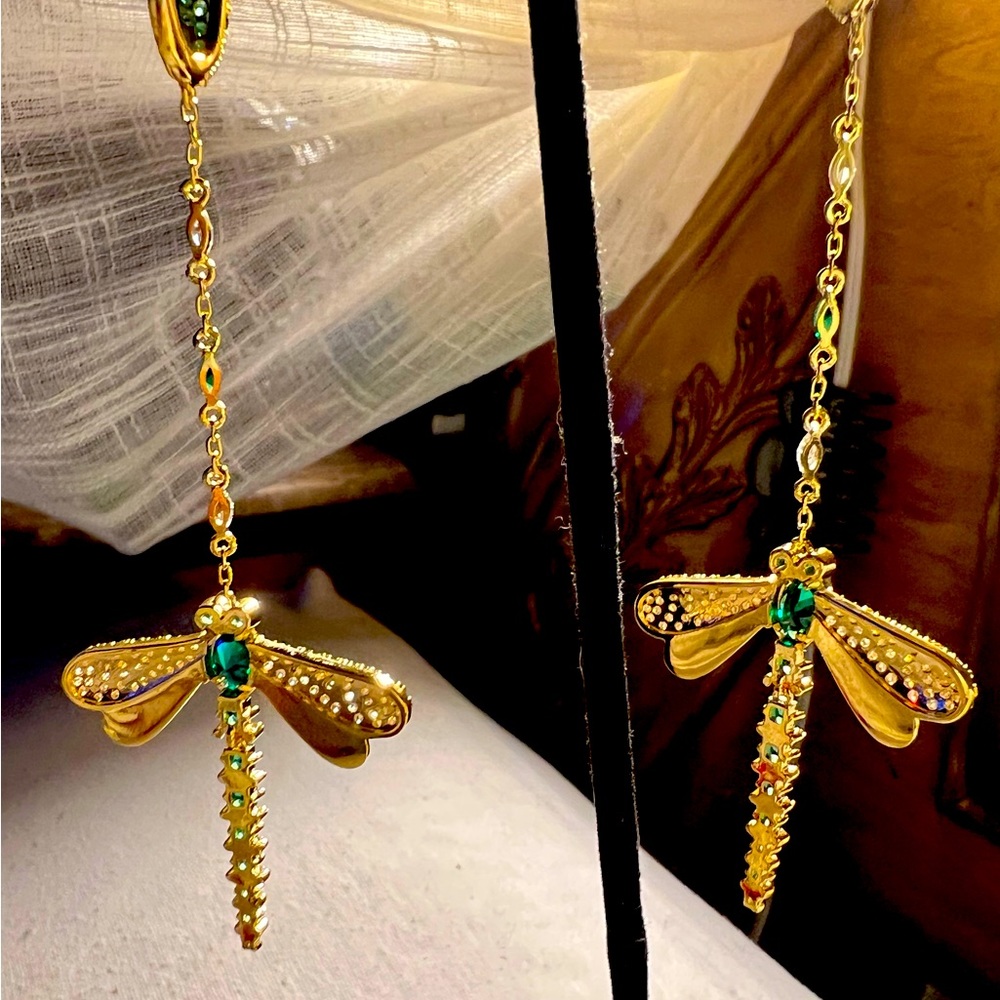 Eye Candy Los Angeles Luxe Collection Green Crystal Statement Earrings NIB!.